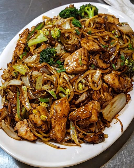 GARLIC CHICKEN LO MEIN Recipe - Recipe Image